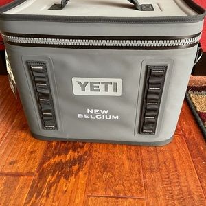 Yeti hopper flip 18 cooler,new